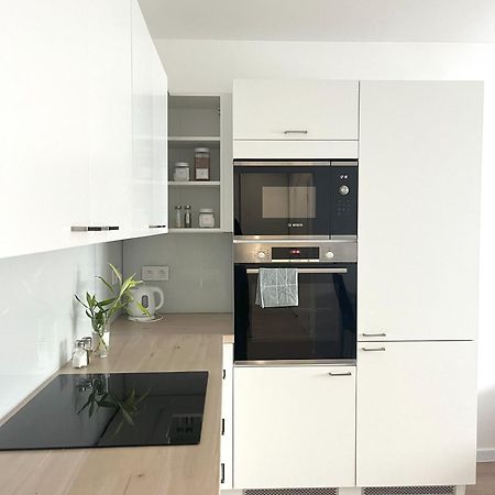 Elegant Escape Apartment III - Free Parking, Easy Access To City Center 布拉迪斯拉发 外观 照片