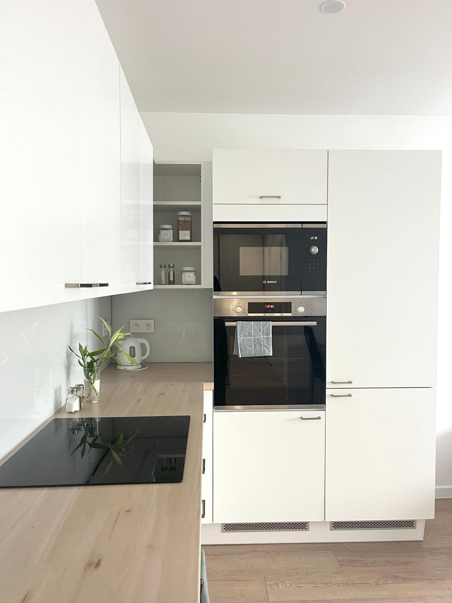 Elegant Escape Apartment III - Free Parking, Easy Access To City Center 布拉迪斯拉发 外观 照片