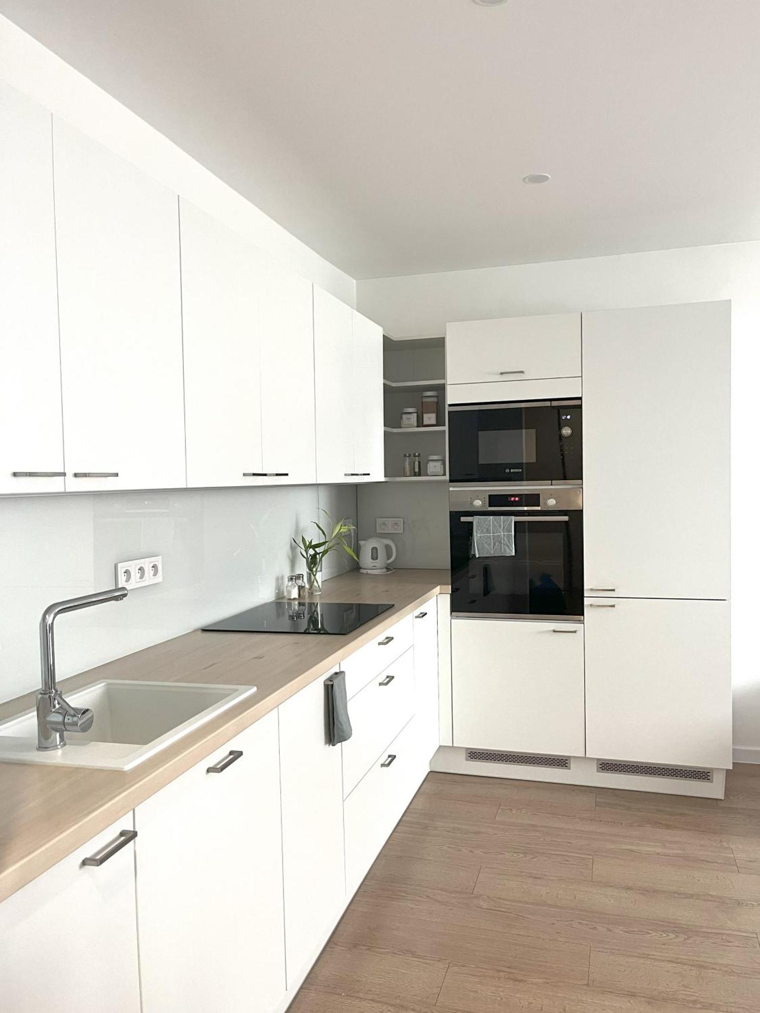 Elegant Escape Apartment III - Free Parking, Easy Access To City Center 布拉迪斯拉发 外观 照片