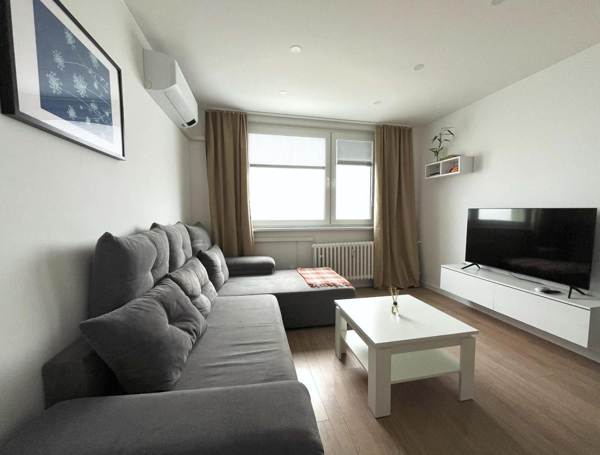 Elegant Escape Apartment III - Free Parking, Easy Access To City Center 布拉迪斯拉发 外观 照片