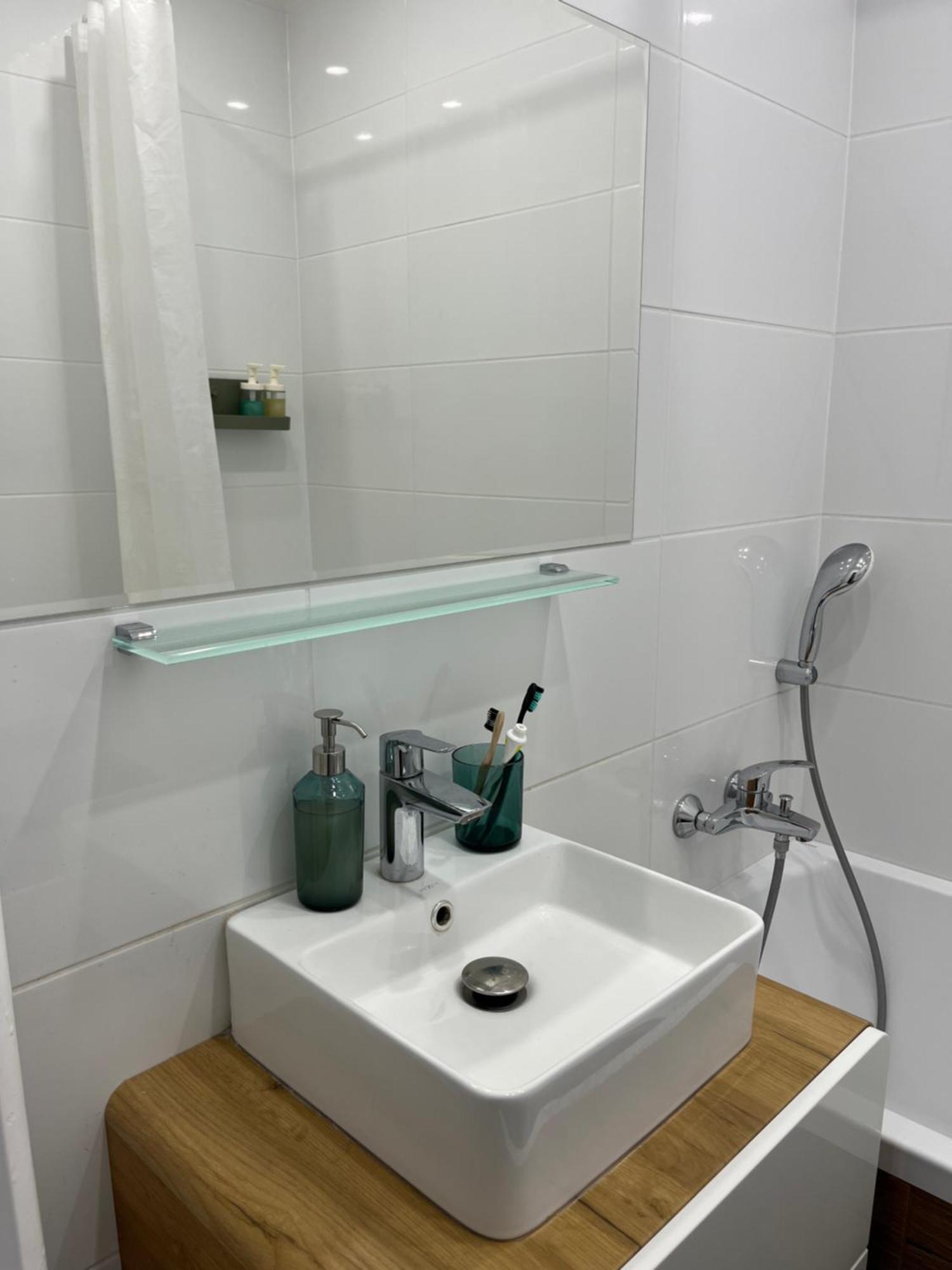 Elegant Escape Apartment III - Free Parking, Easy Access To City Center 布拉迪斯拉发 外观 照片